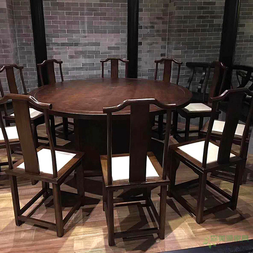 中式实木圆桌.
